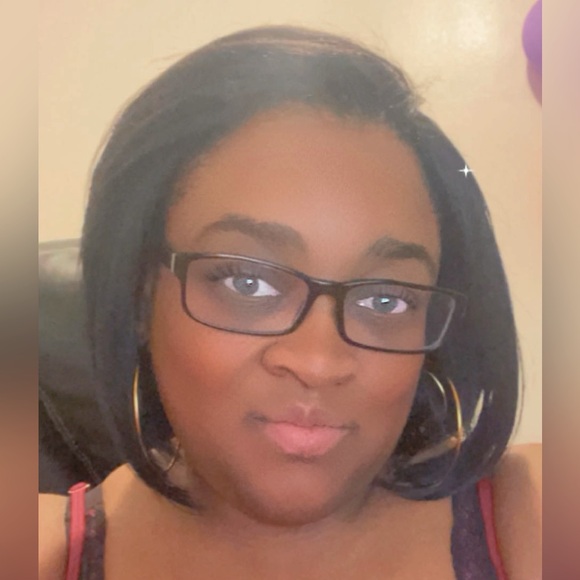 Meet your Posher, Kayla - Picture 1 of 1